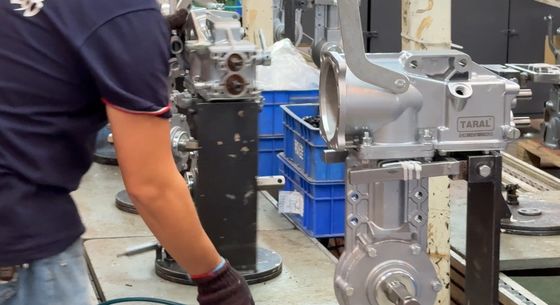 Conception d'un moteur électrique micro à engrenage à ver à couple élevé avec boîte de vitesses à angle droit